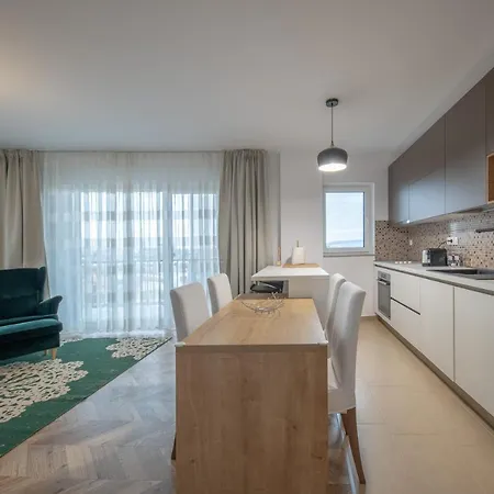 Lancer Apartament *